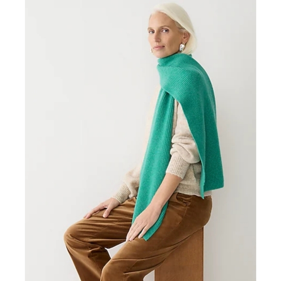 30. J.Crew Ribbed cashmere scarf - Picture 1 of 8